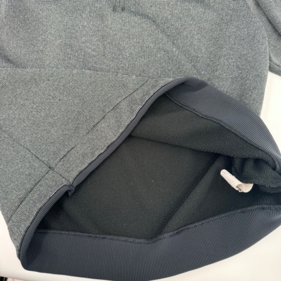 Under Armour 1/4 Zip Men Large Black Sweater Fleece Golf Loose Fit Pullover - Picture 5 of 9